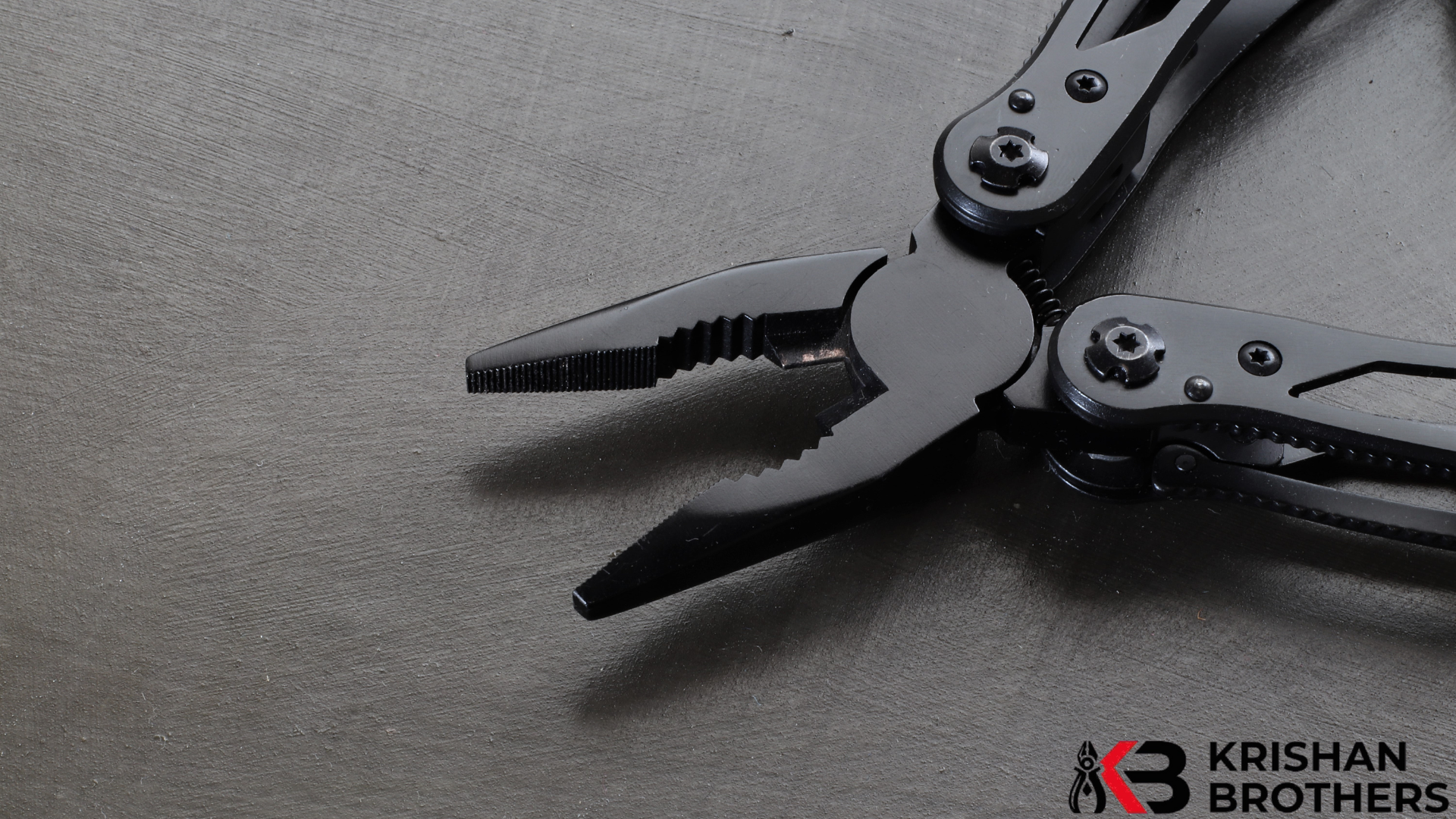 Multifunctional Pliers: The Only Tool You Need for Everyday Fixes